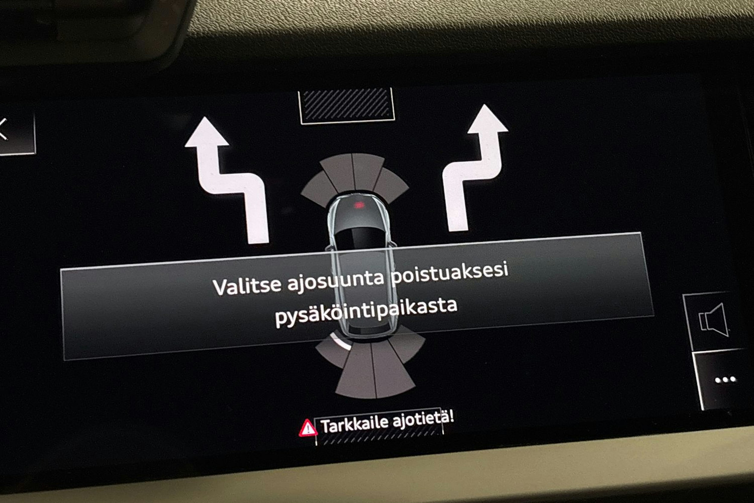 valkoinen Audi A3 2021 kuva 21.