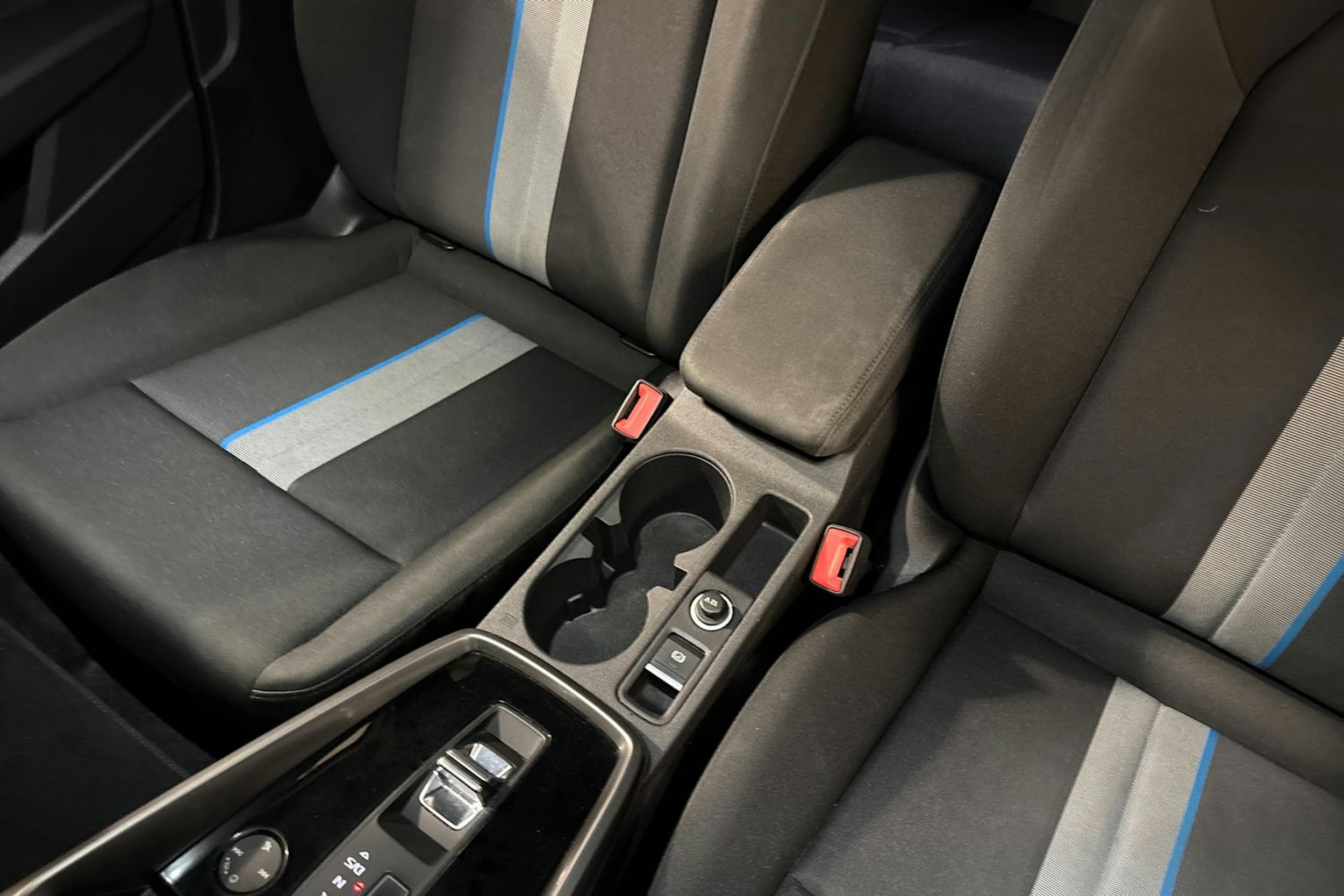 valkoinen Audi A3 2021 kuva 26.