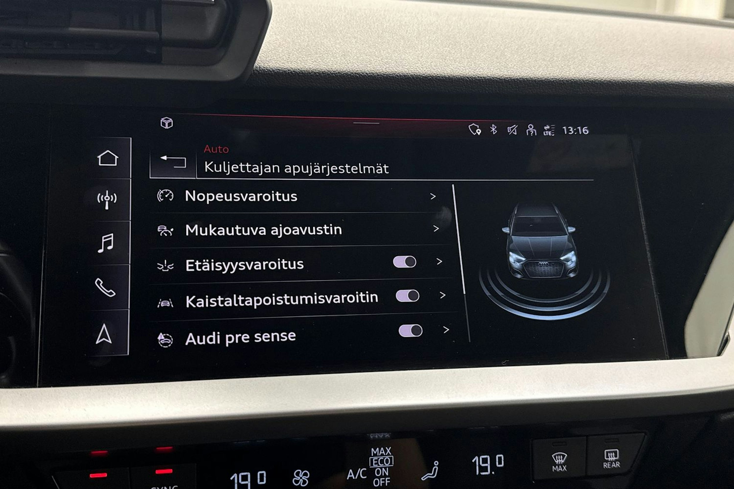 Musta Audi A3 2021 kuva 30.