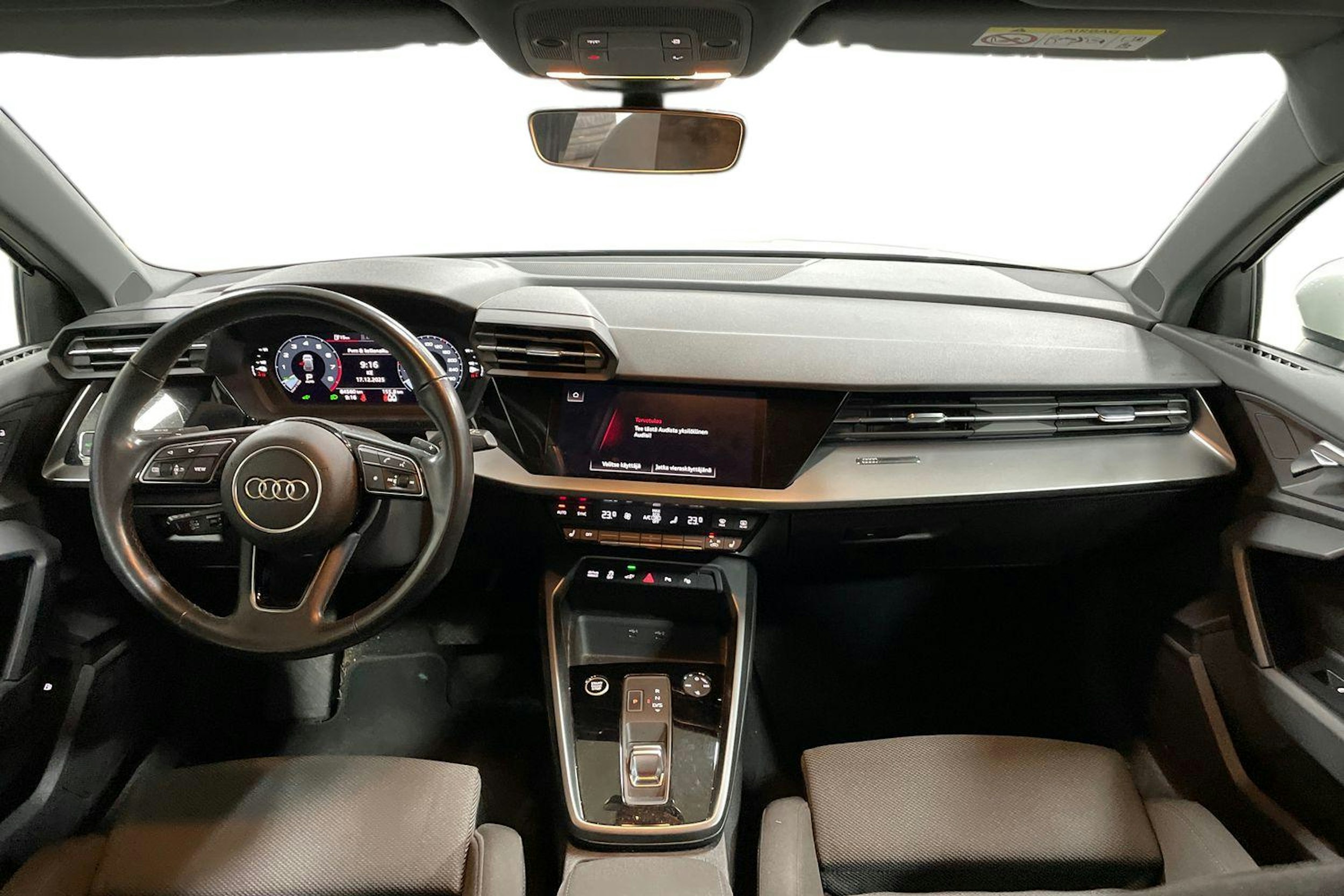 valkoinen Audi A3 2021 kuva 9.