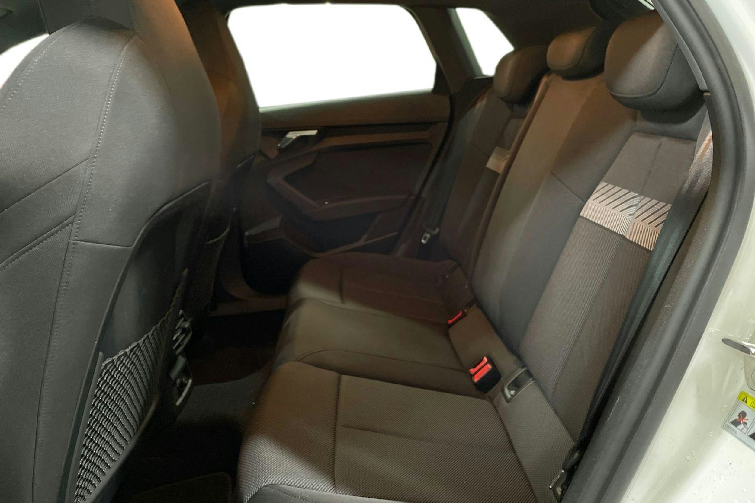 valkoinen Audi A3 2021 kuva 10.