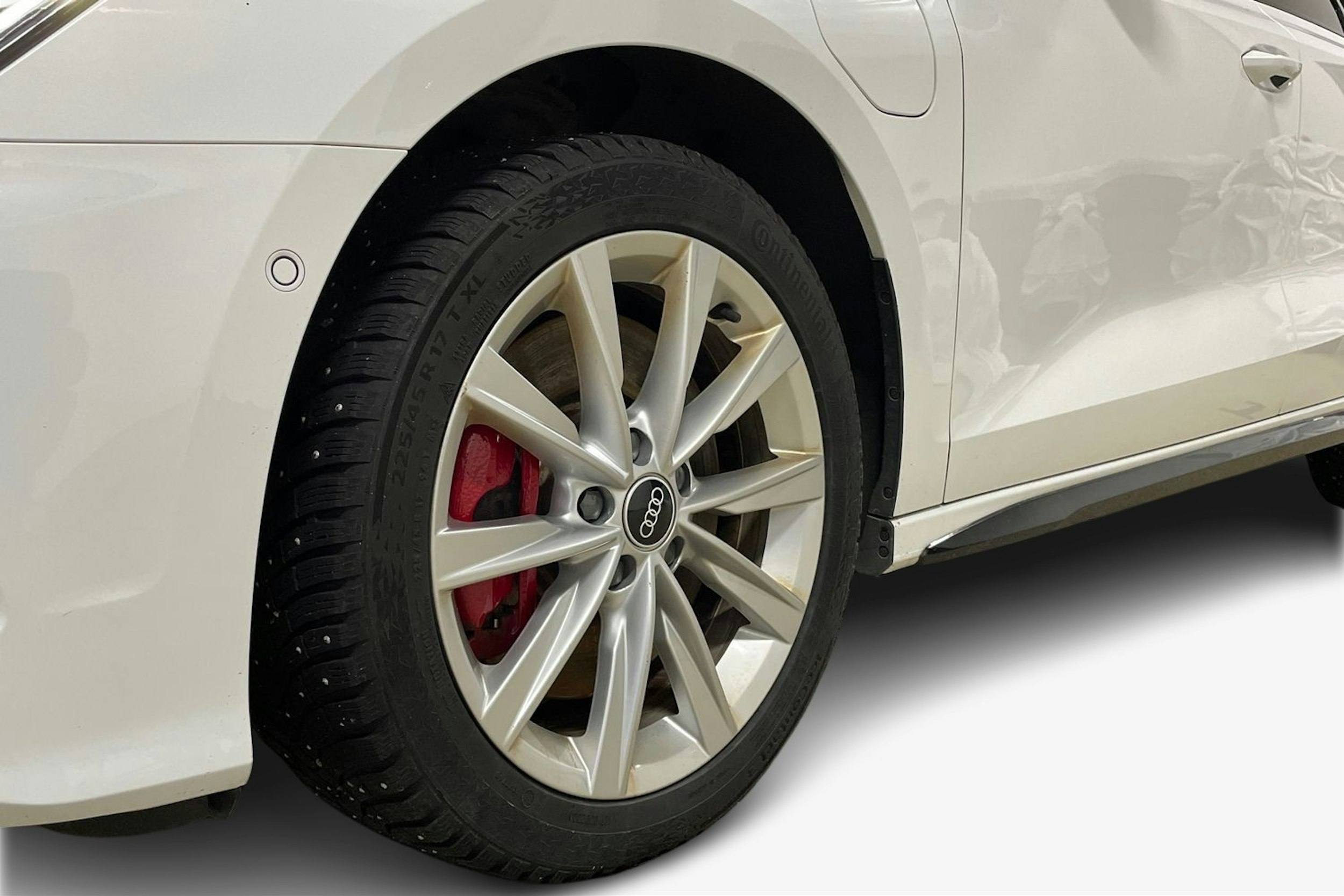 valkoinen Audi A3 2021 kuva 11.