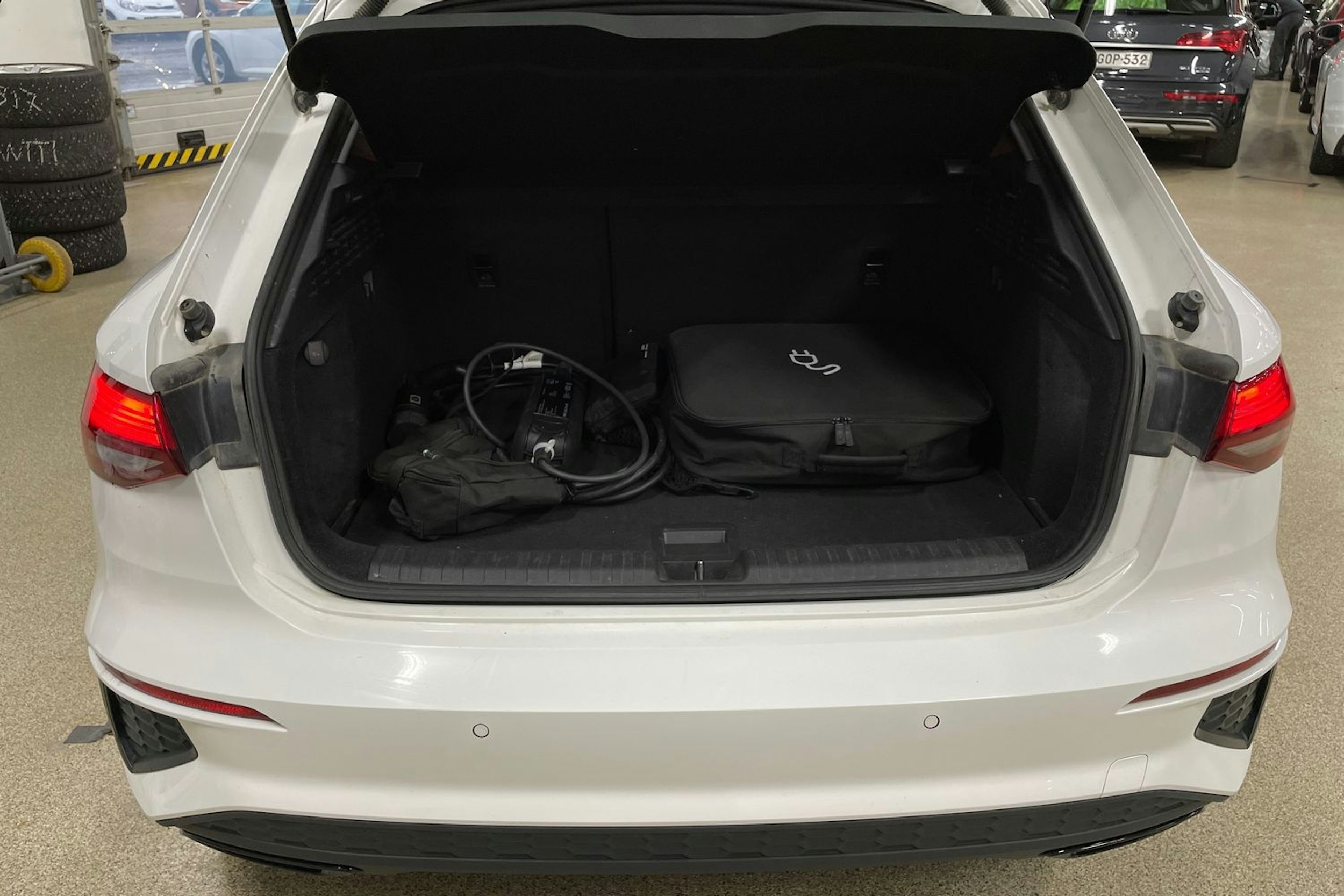 valkoinen Audi A3 2021 kuva 20.