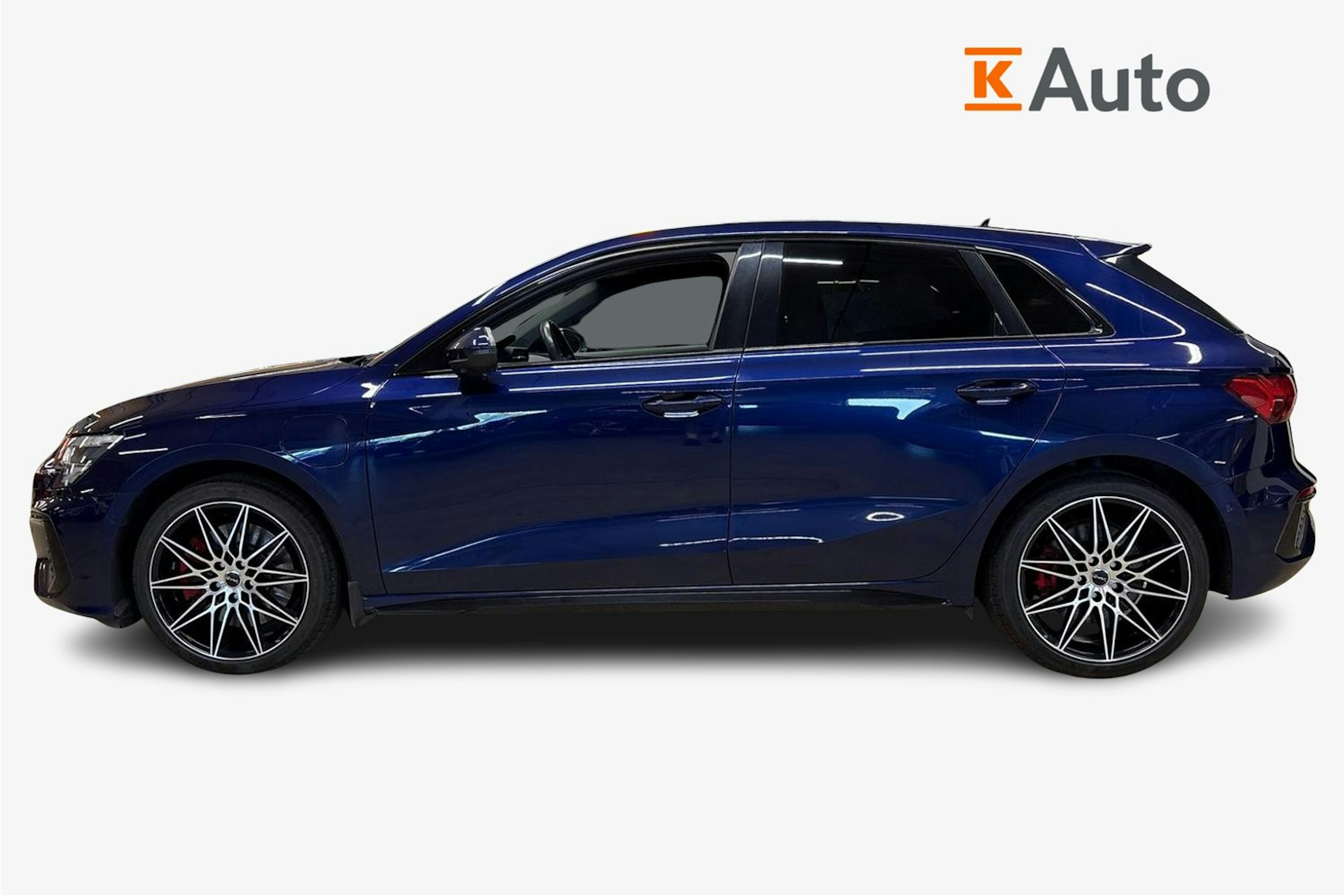 sininen Audi A3 2021 kuva 6.