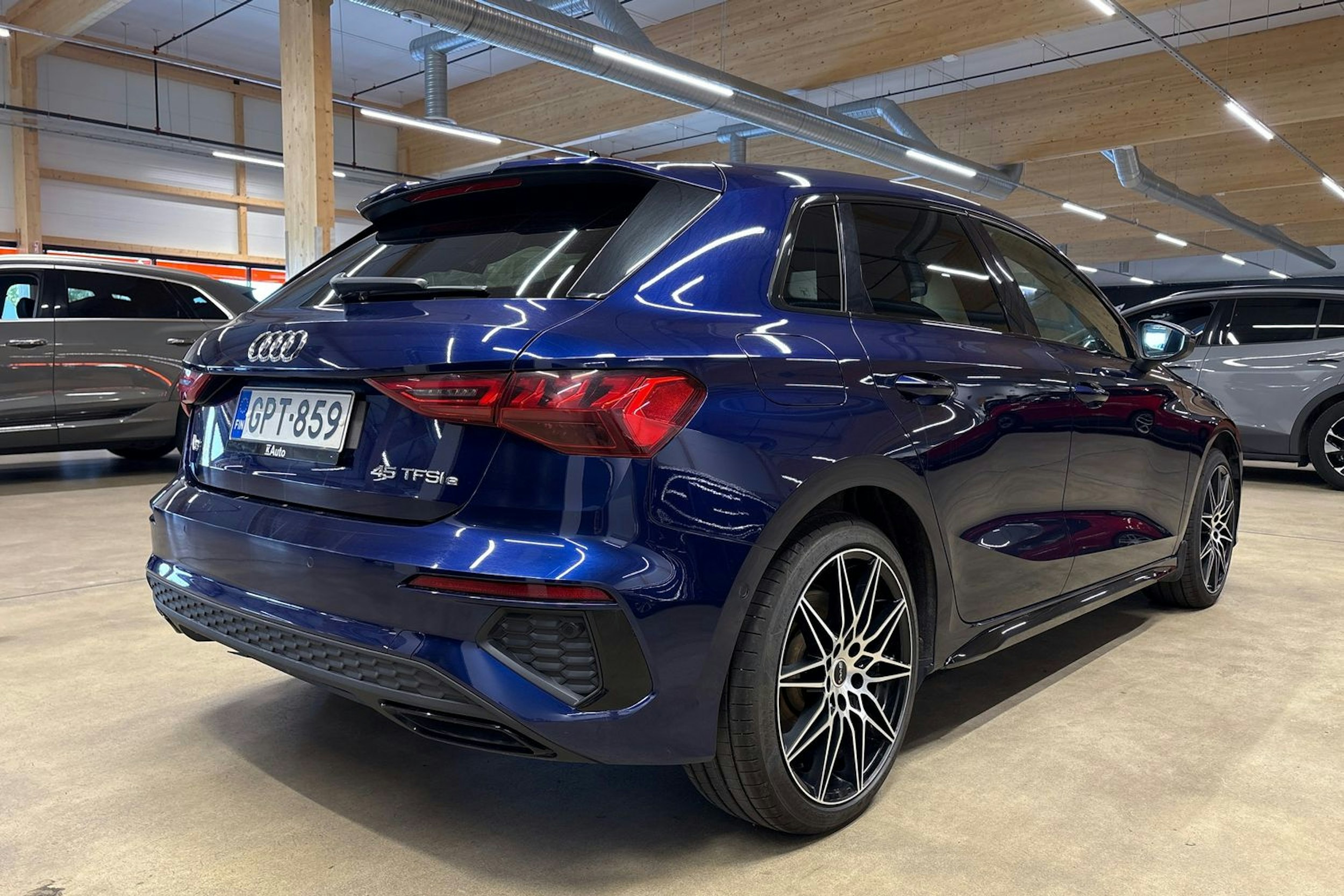 sininen Audi A3 2021 kuva 14.