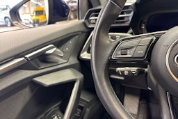 sininen Audi A3 2021 kuva 16.