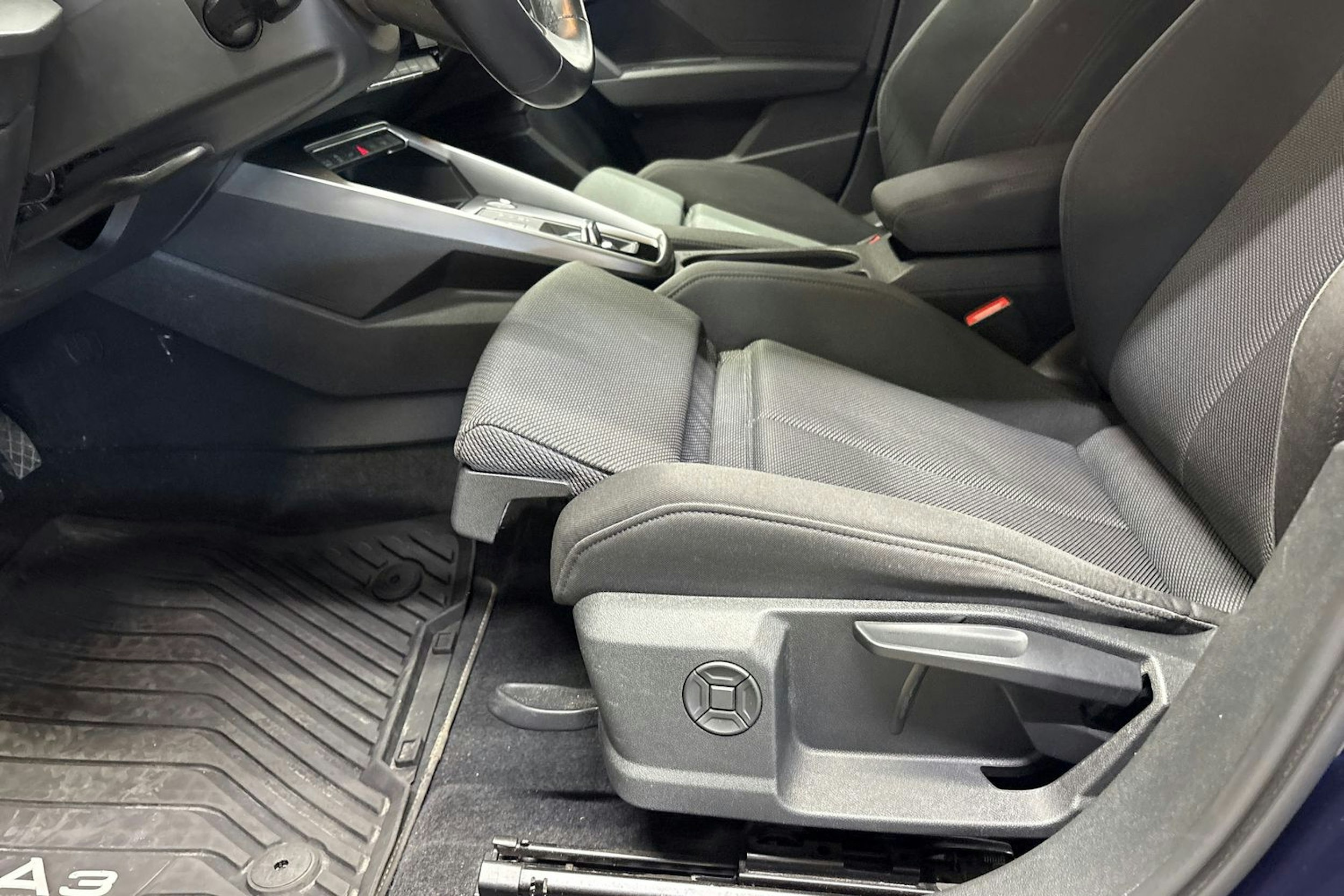 sininen Audi A3 2021 kuva 22.