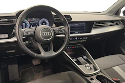 musta Audi A3 2021 kuva 8.
