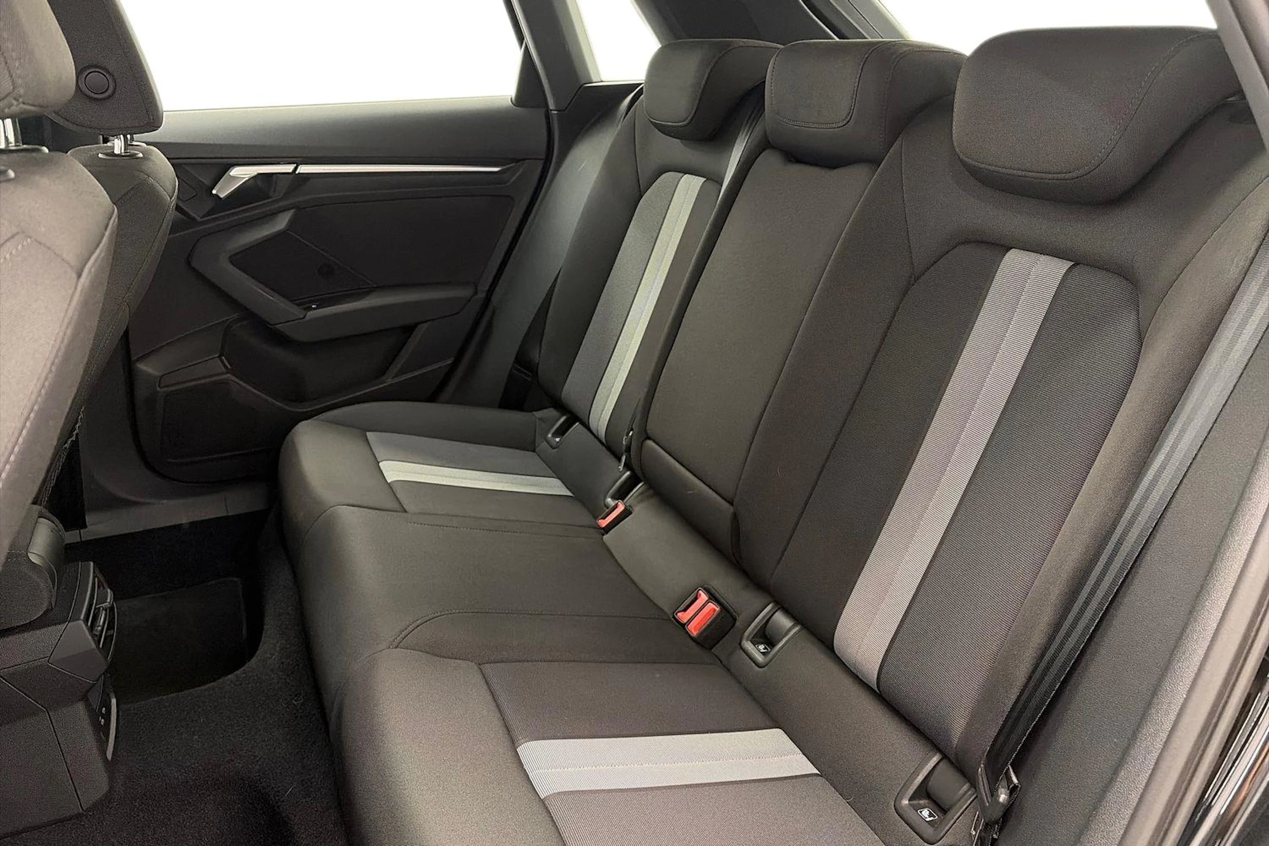musta Audi A3 2021 kuva 11.