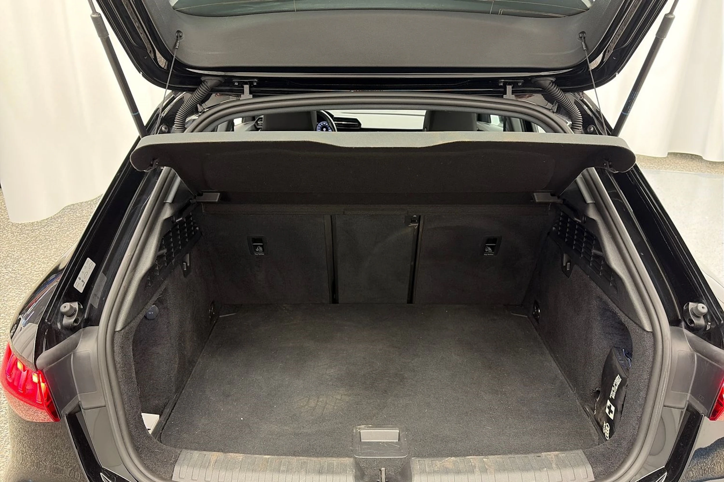musta Audi A3 2021 kuva 15.