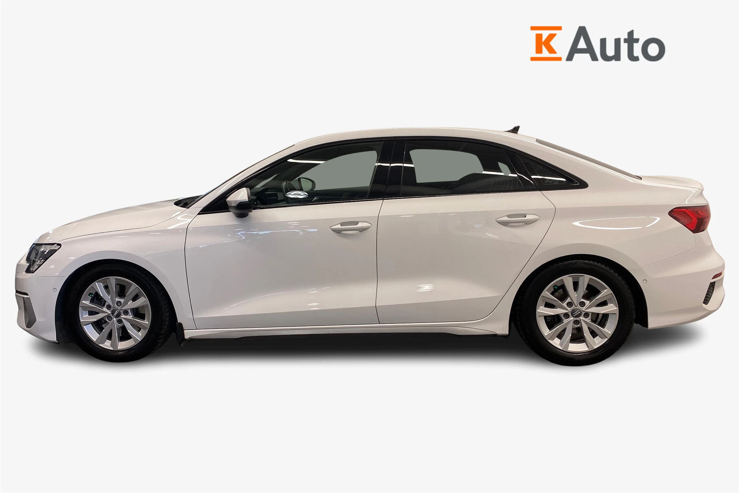 valkoinen Audi A3 2021 kuva 7.