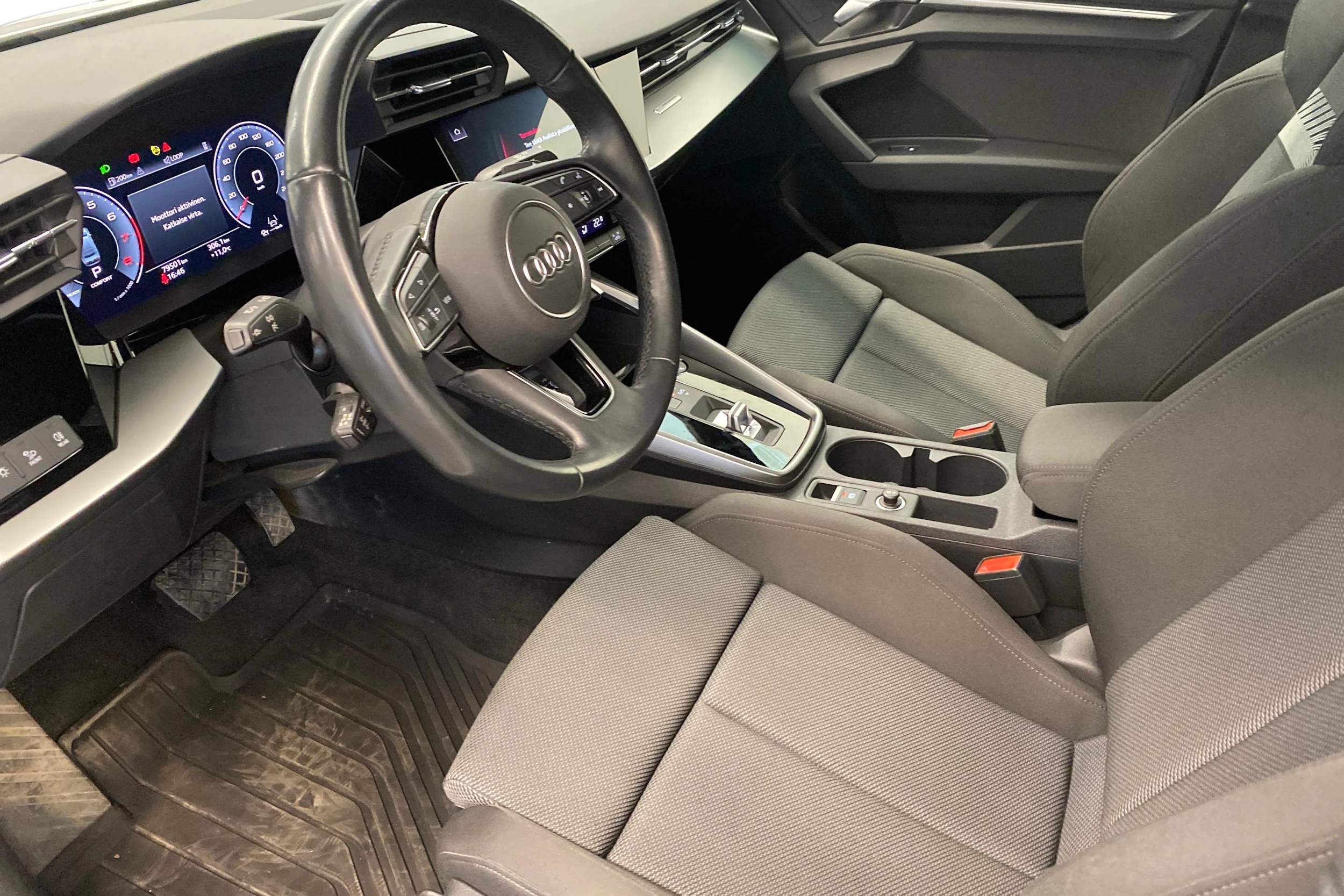 valkoinen Audi A3 2021 kuva 8.