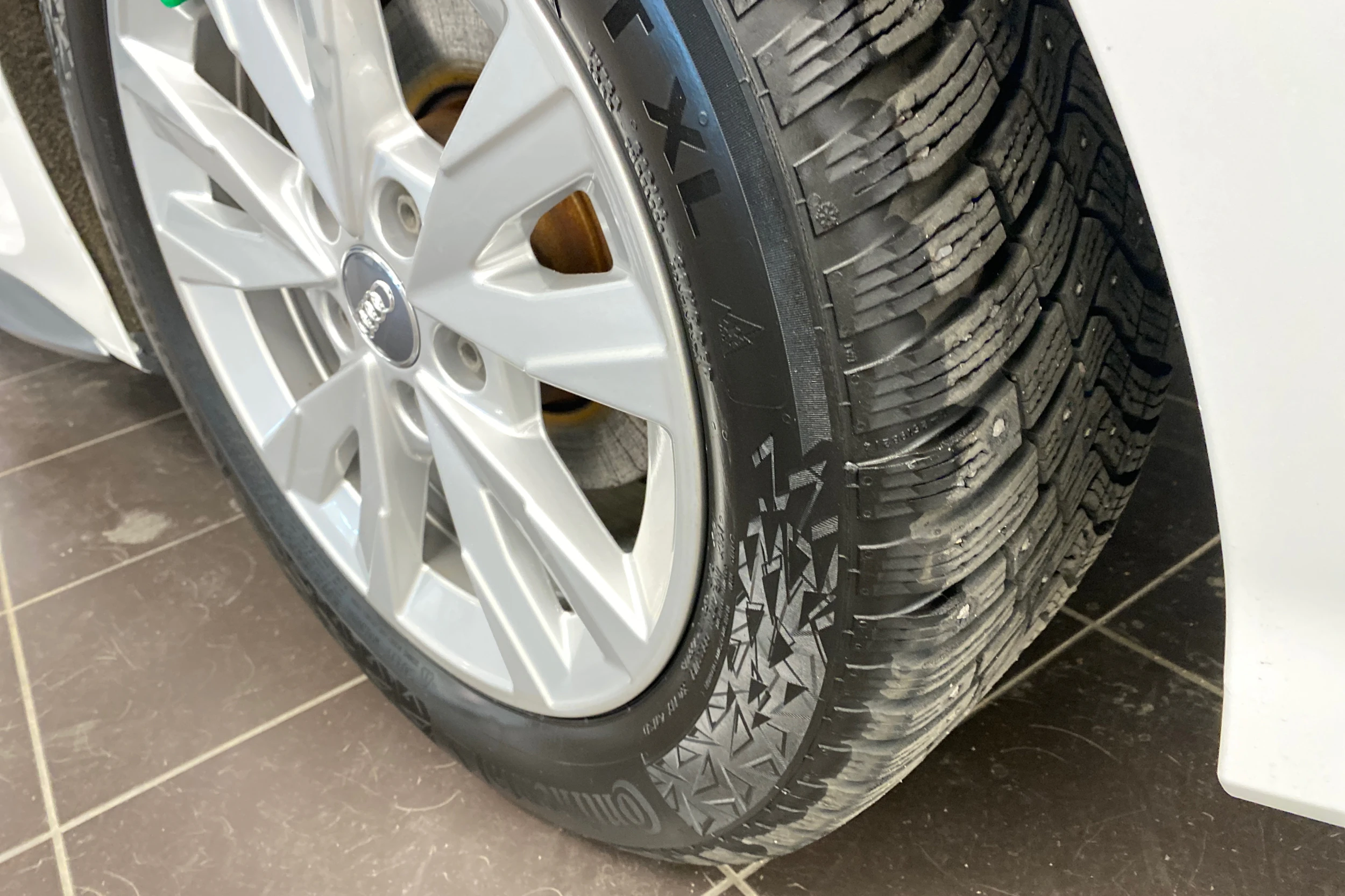 valkoinen Audi A3 2021 kuva 13.