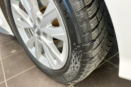 valkoinen Audi A3 2021 kuva 13.