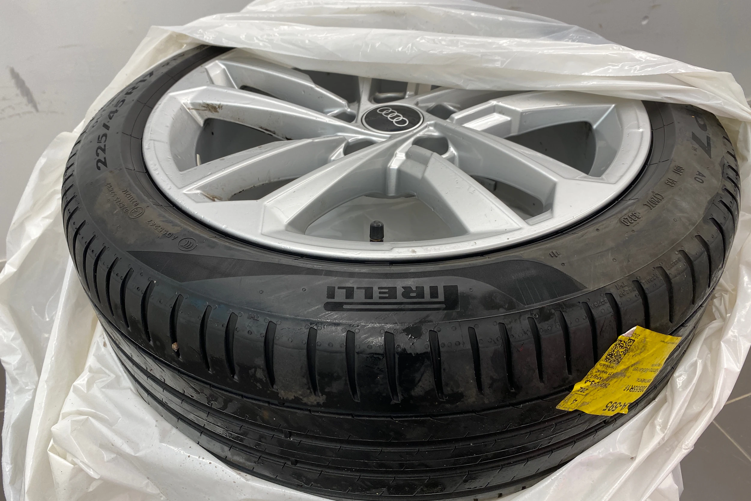 valkoinen Audi A3 2021 kuva 15.