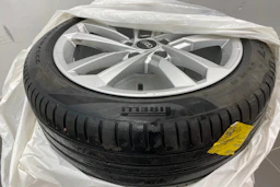 valkoinen Audi A3 2021 kuva 15.