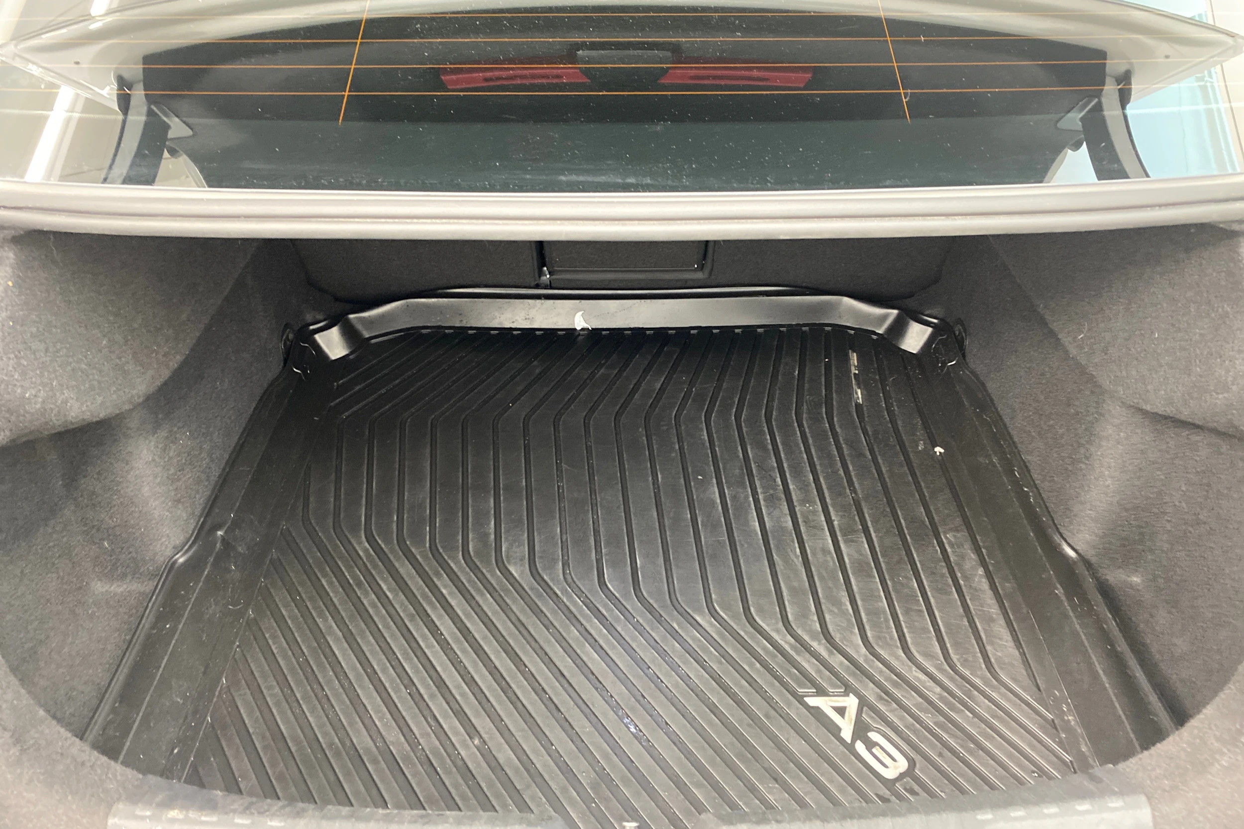 valkoinen Audi A3 2021 kuva 16.