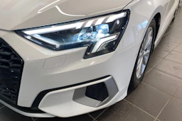 valkoinen Audi A3 2021 kuva 17.