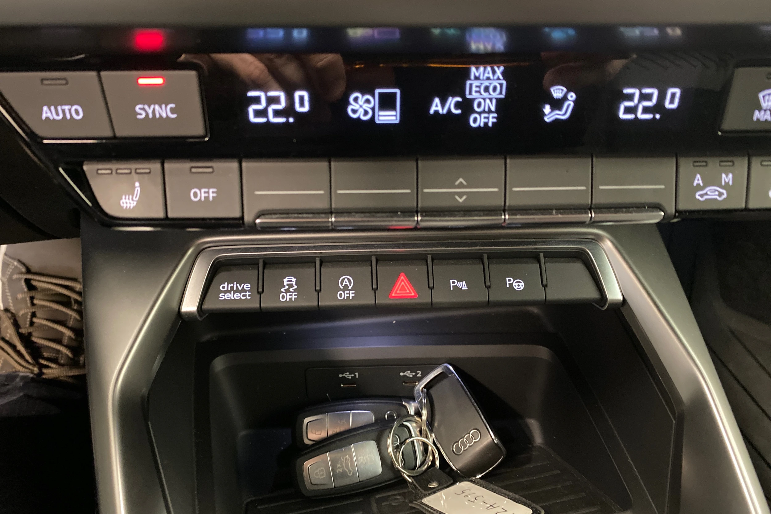 valkoinen Audi A3 2021 kuva 21.