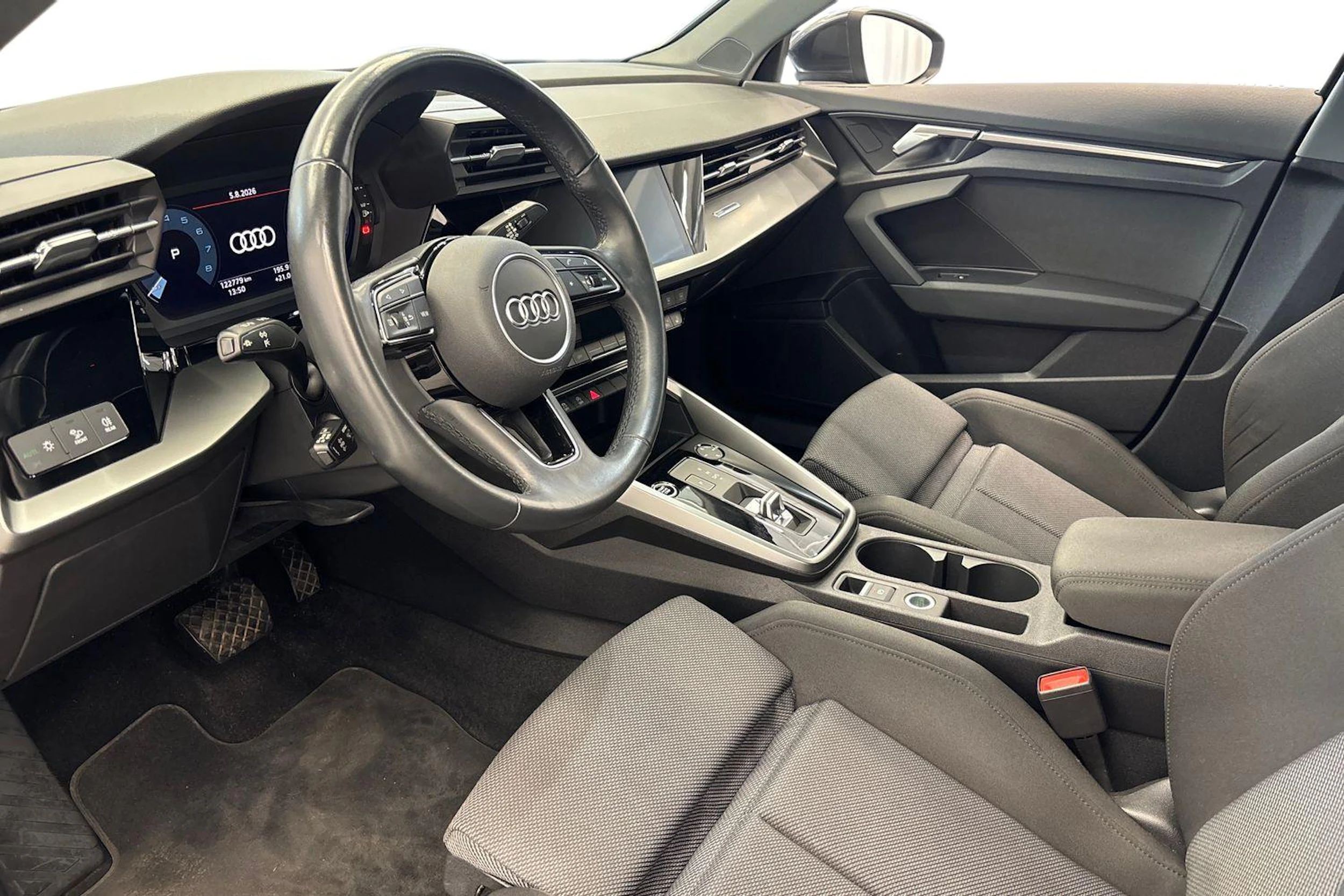 harmaa Audi A3 2021 kuva 6.