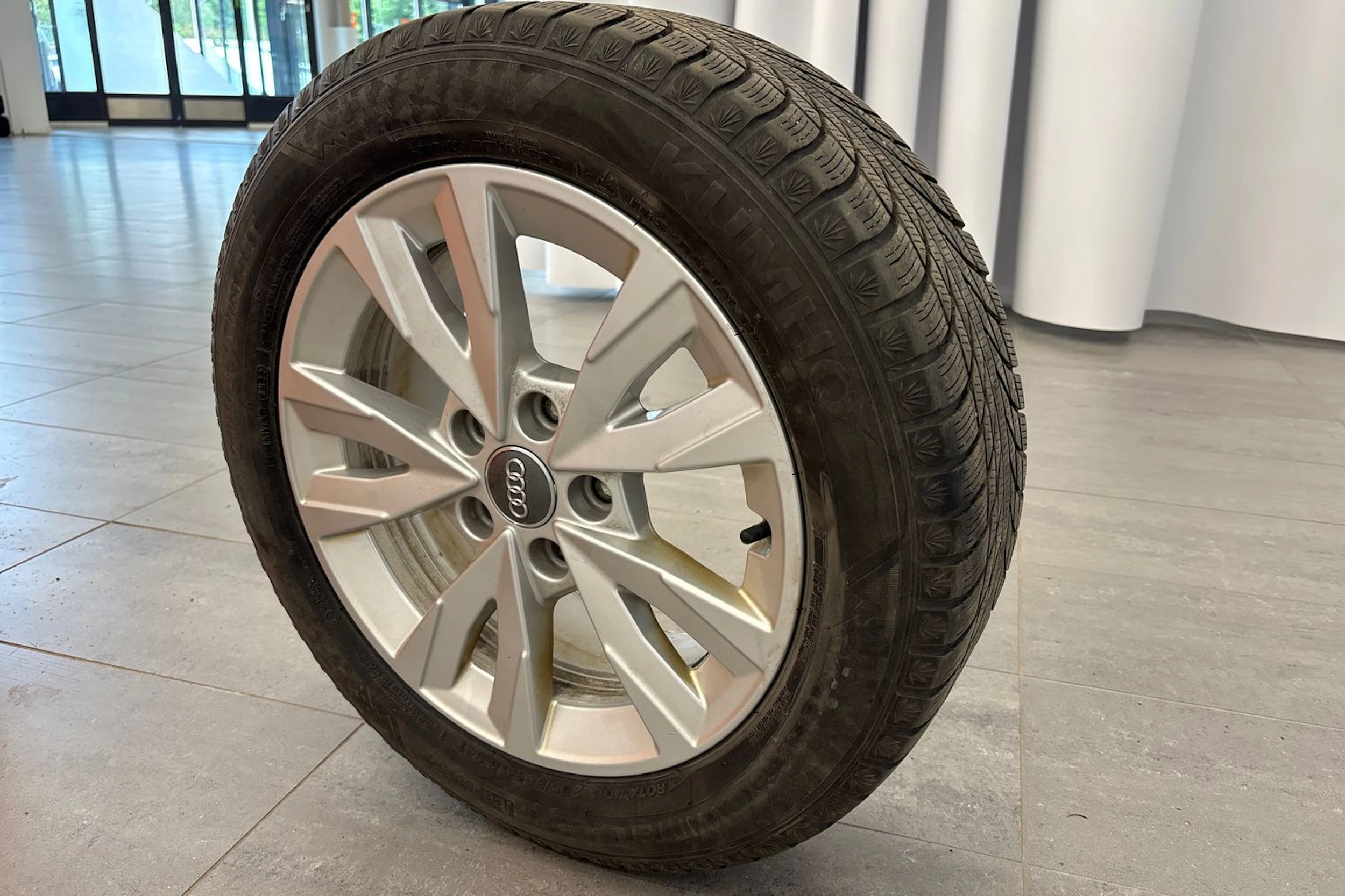 harmaa Audi A3 2021 kuva 10.