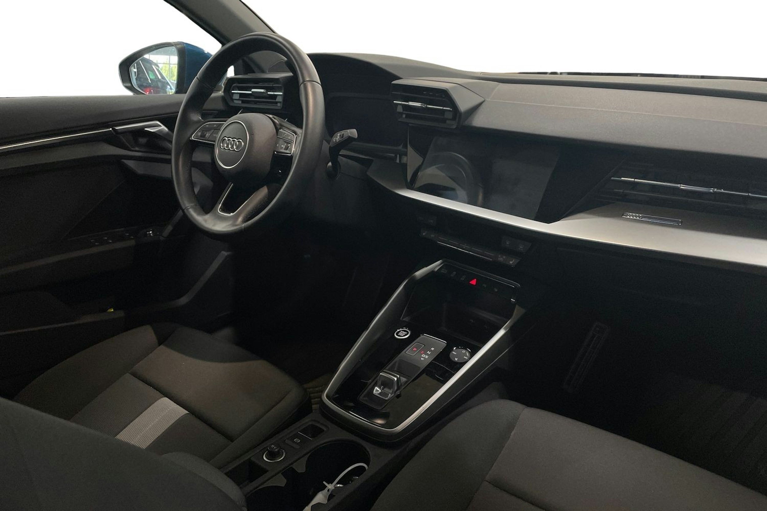 Sininen Audi A3 2021 kuva 3.