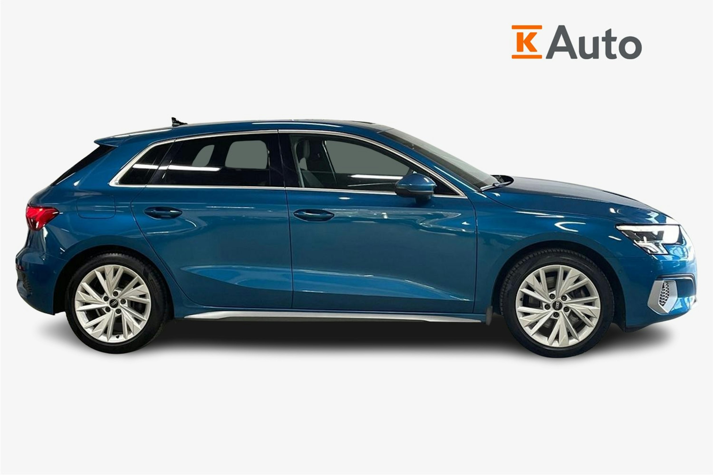 Sininen Audi A3 2021 kuva 5.