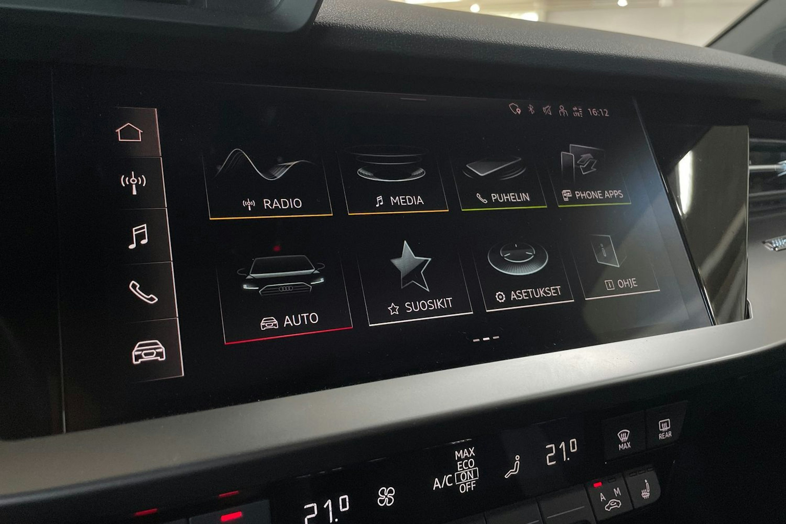 Sininen Audi A3 2021 kuva 16.