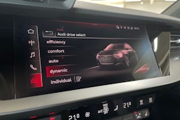 Sininen Audi A3 2021 kuva 18.