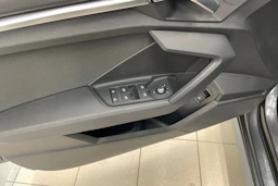 Harmaa Audi A3 2021 kuva 16.