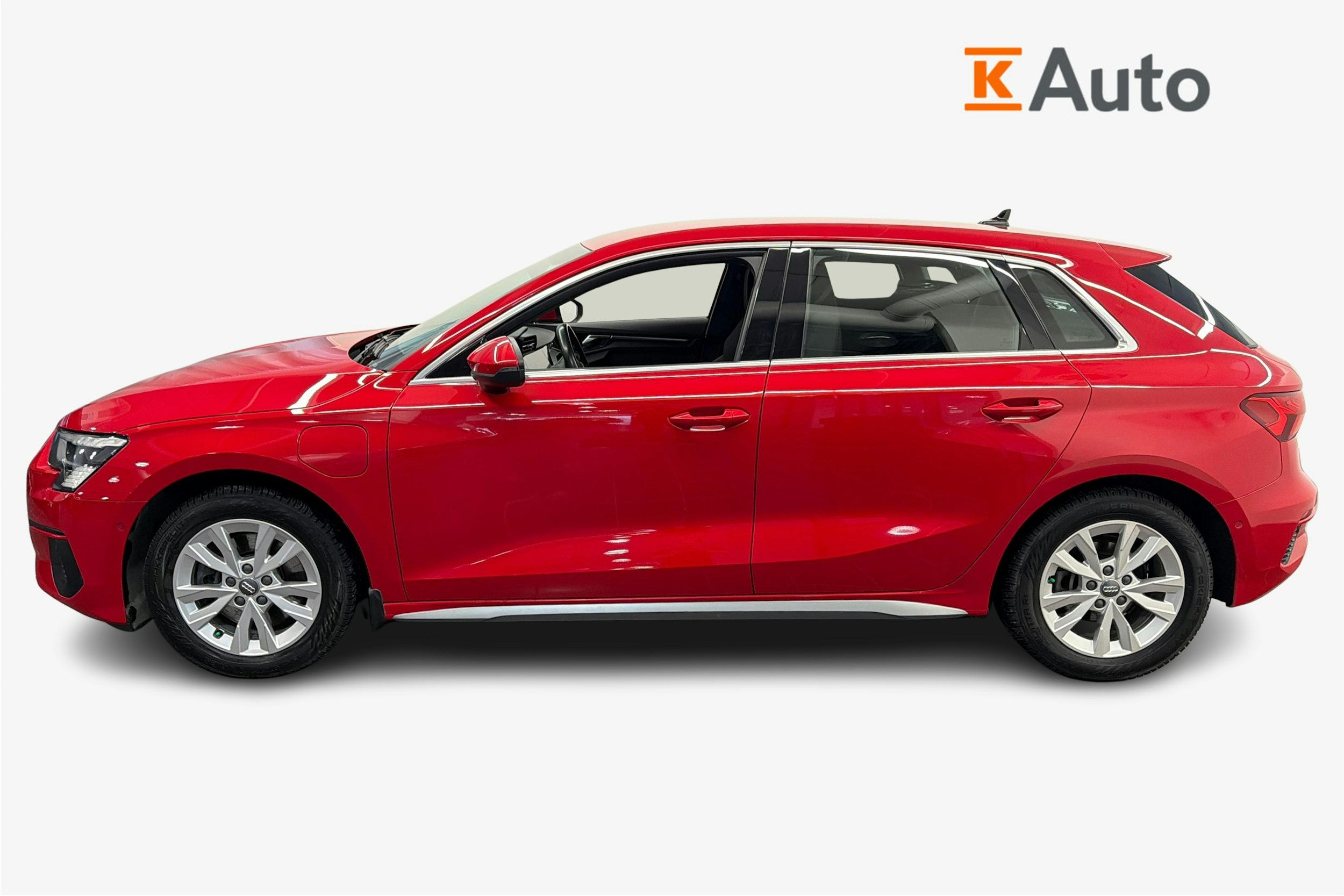 Punainen Audi A3 2021 kuva 6.