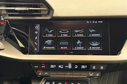 Punainen Audi A3 2021 kuva 15.