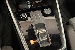 Punainen Audi A3 2021 kuva 16.