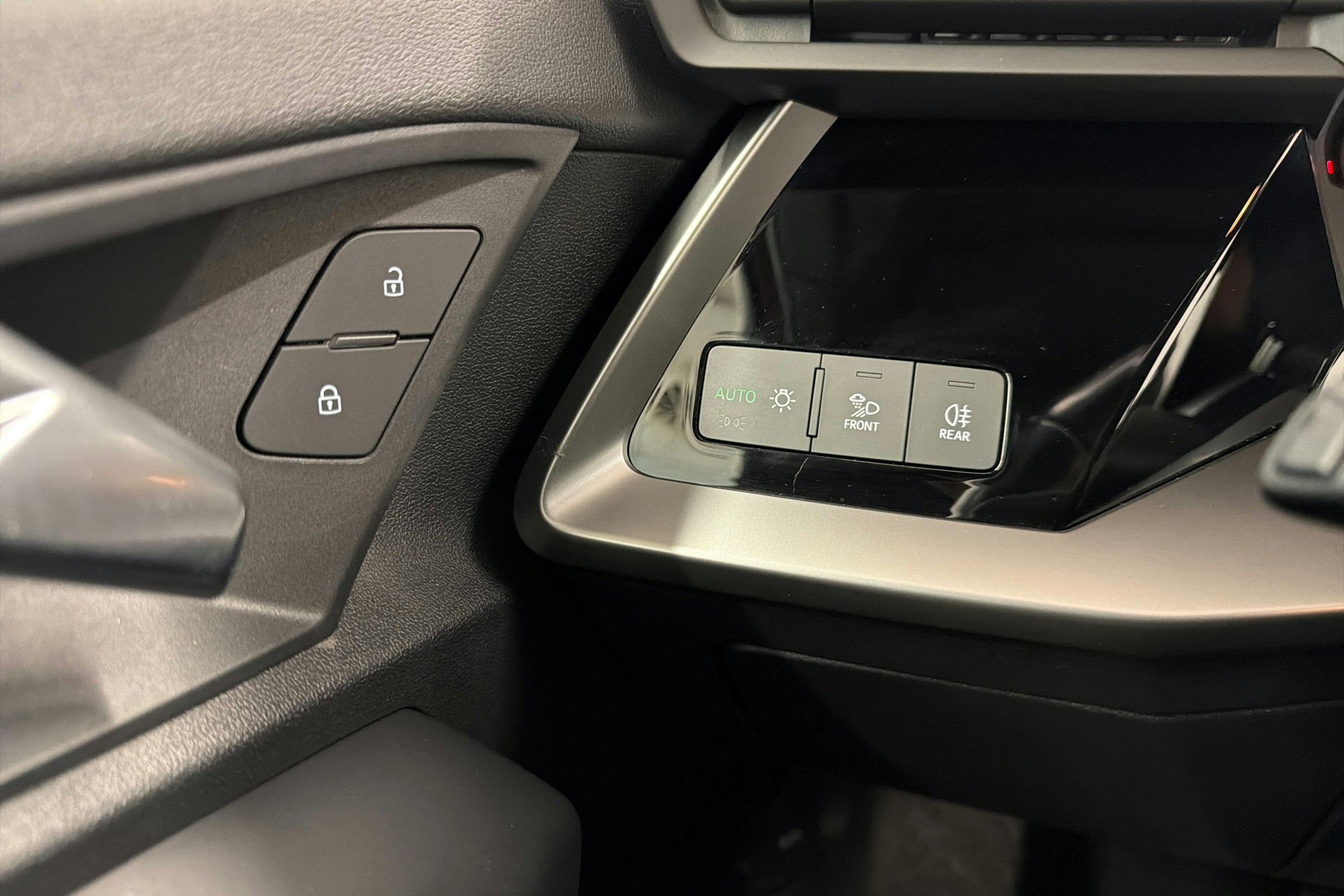 Punainen Audi A3 2021 kuva 17.