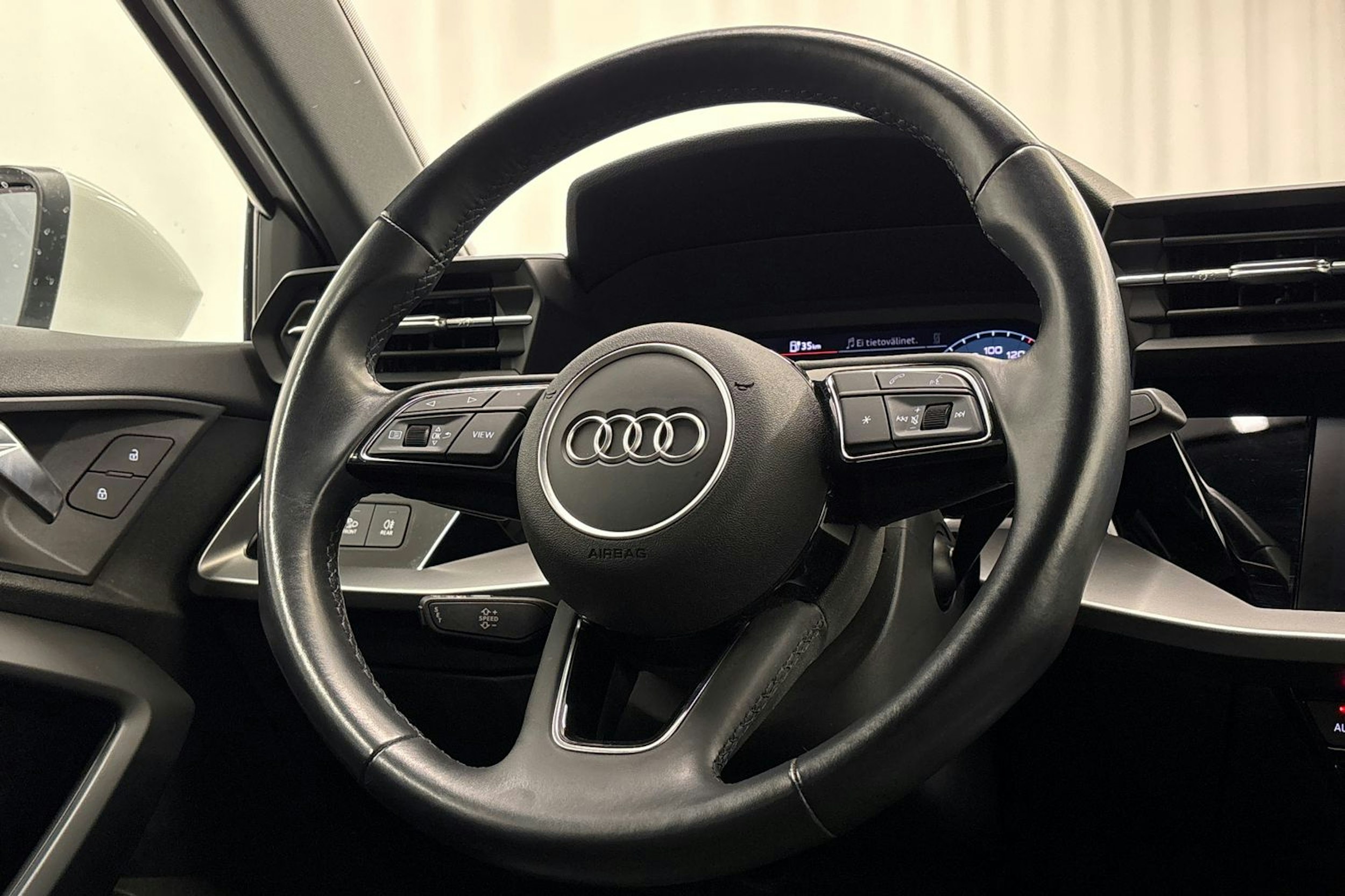 valkoinen Audi A3 2021 kuva 12.