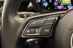 valkoinen Audi A3 2021 kuva 13.