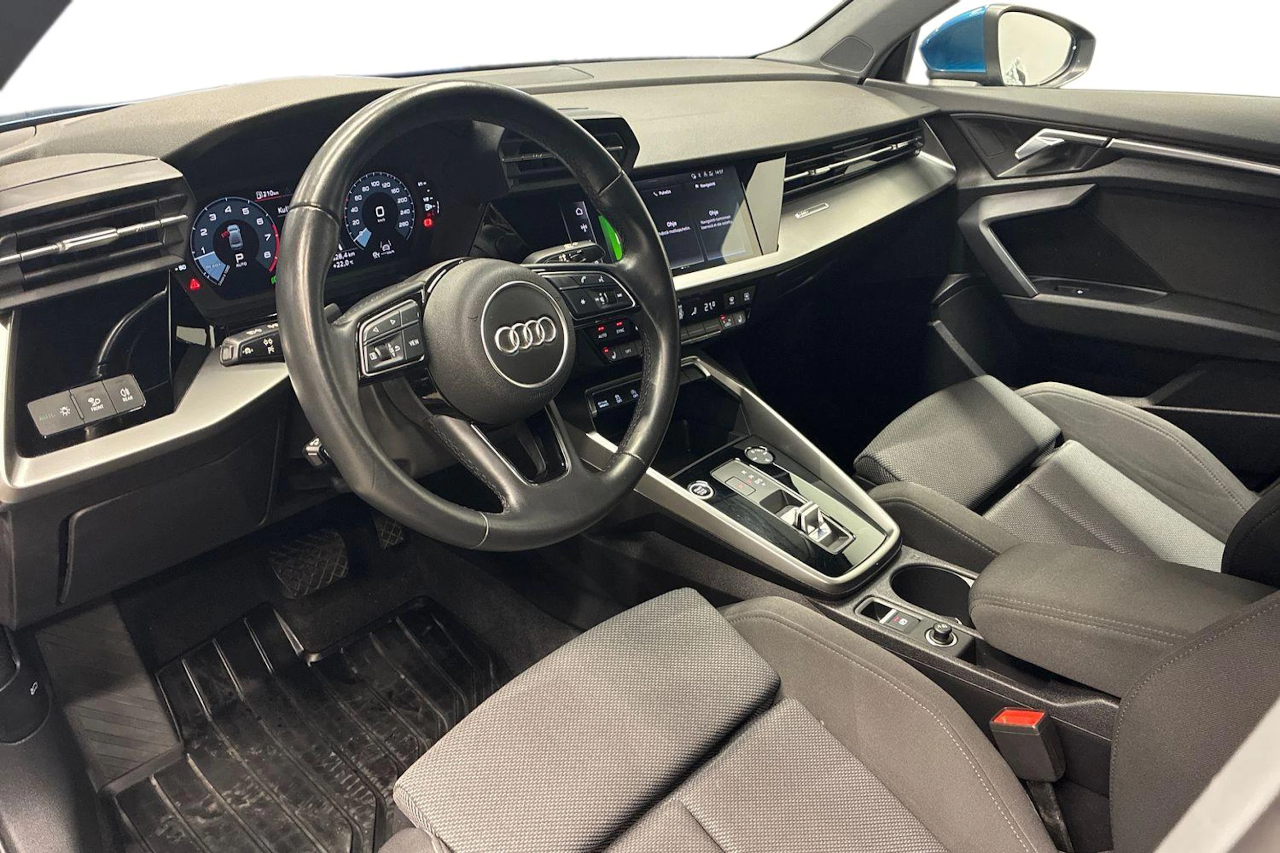 sininen Audi A3 2021 kuva 8.