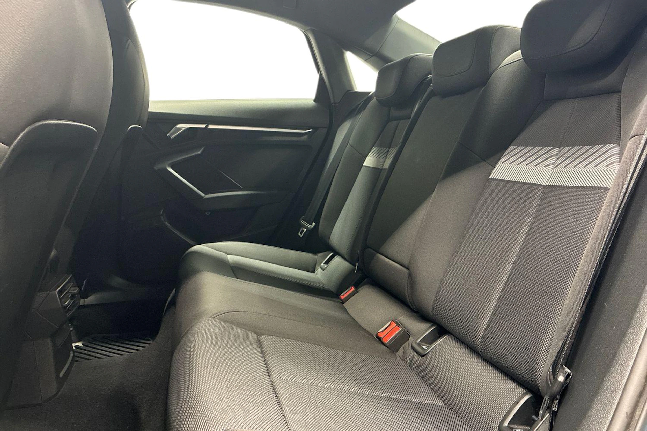 sininen Audi A3 2021 kuva 11.