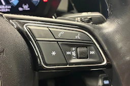 sininen Audi A3 2021 kuva 18.