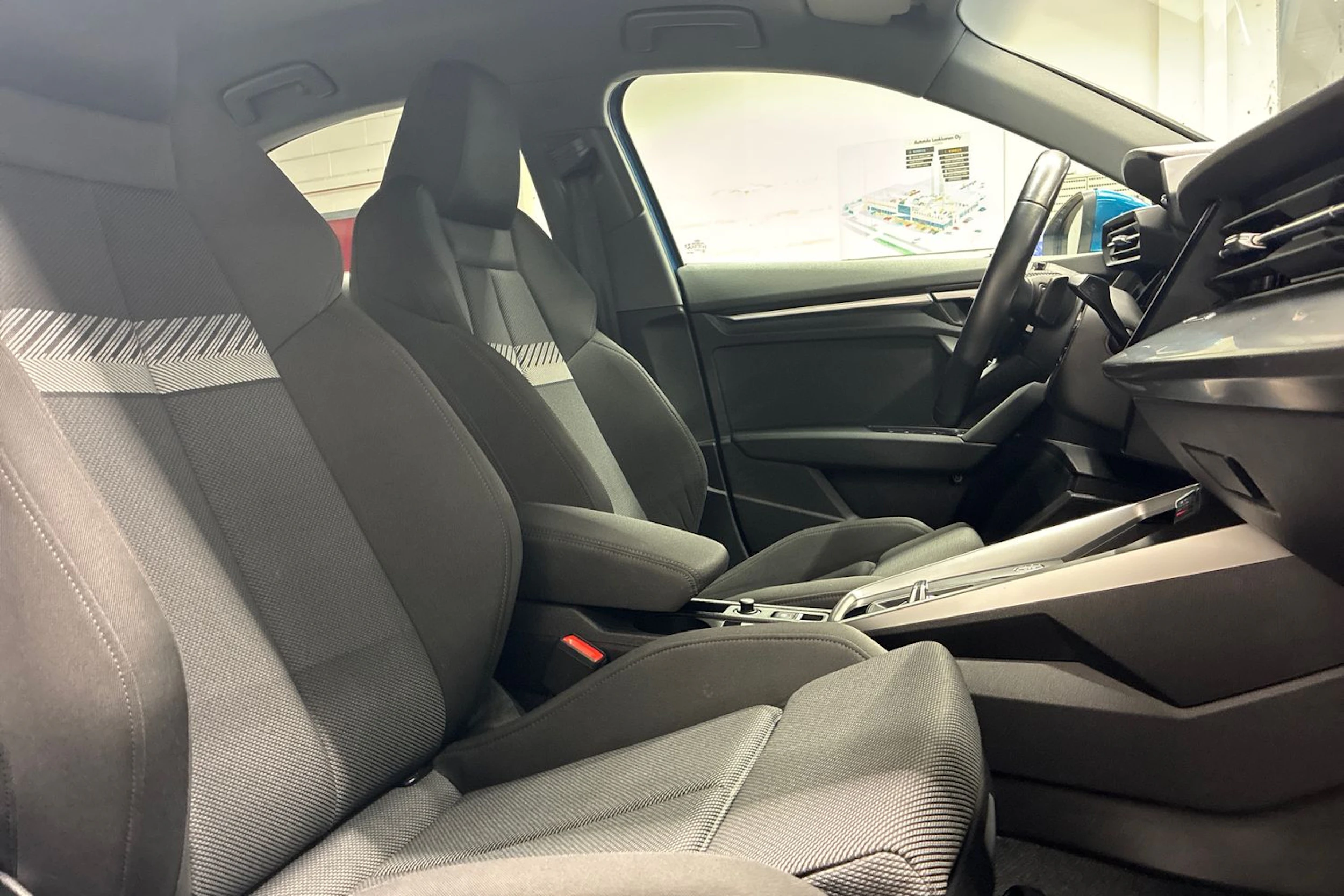 sininen Audi A3 2021 kuva 25.