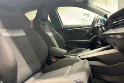 sininen Audi A3 2021 kuva 25.