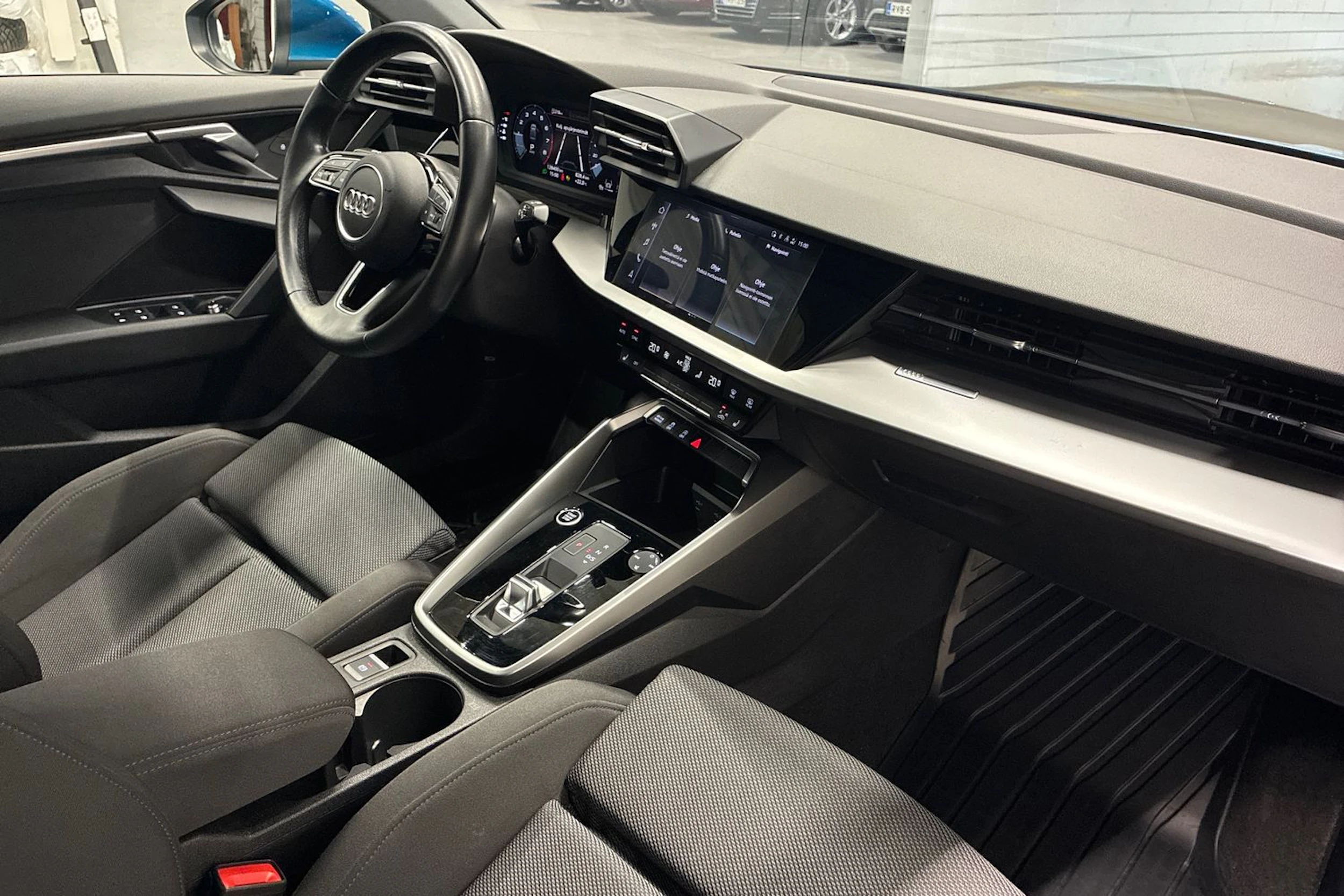 sininen Audi A3 2021 kuva 26.