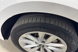 valkoinen Audi A3 2021 kuva 13.