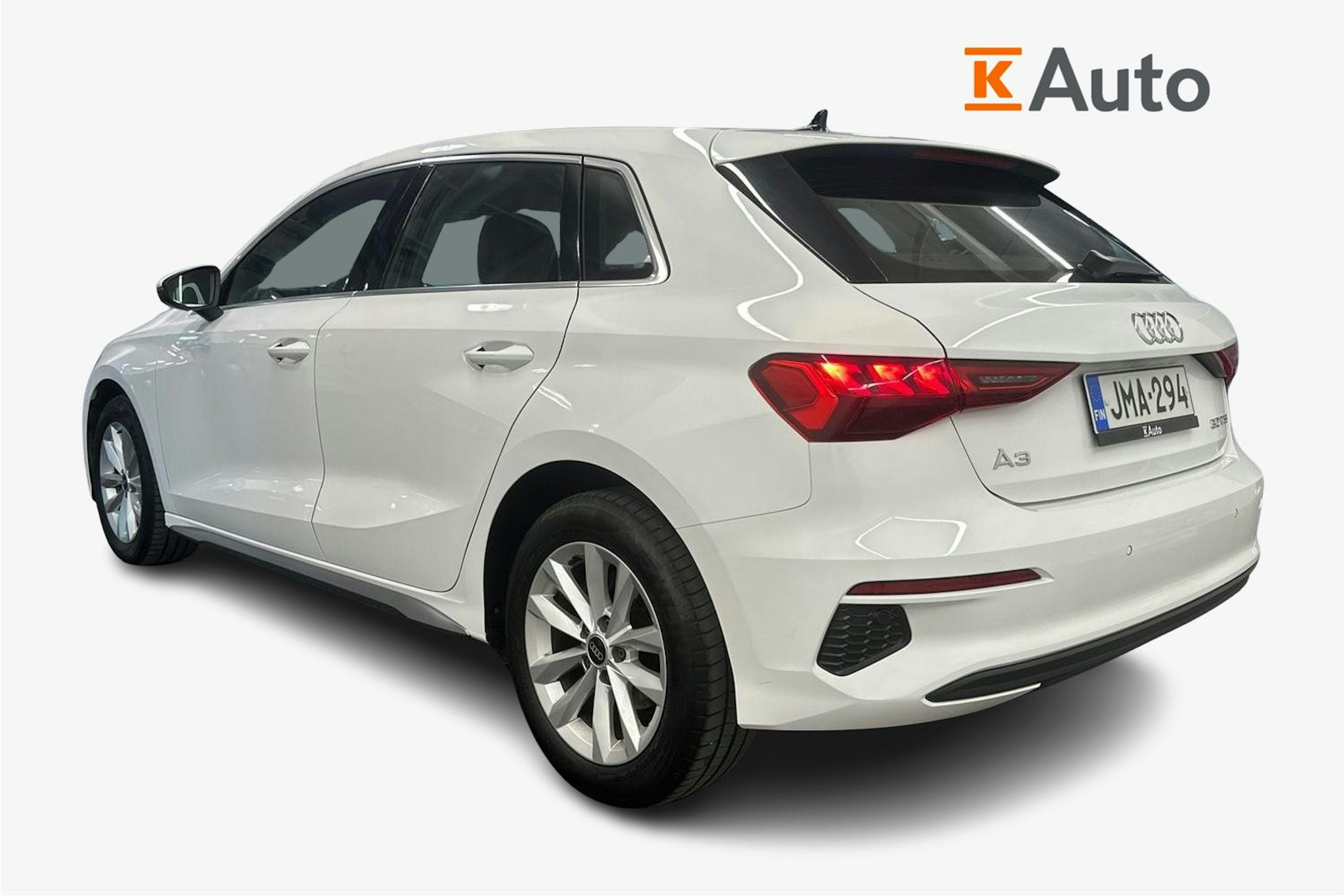 valkoinen Audi A3 2021 kuva 3.