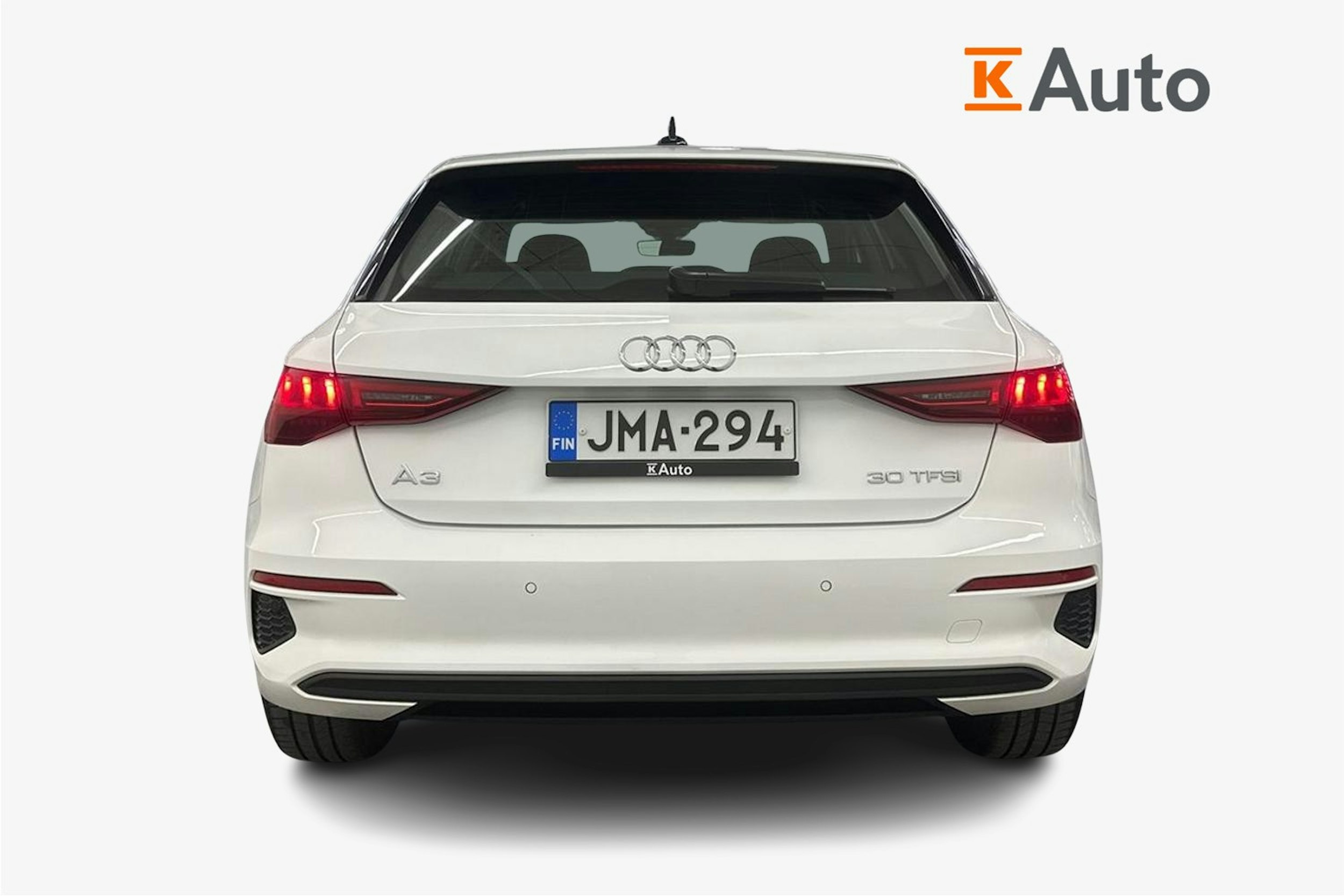 valkoinen Audi A3 2021 kuva 4.