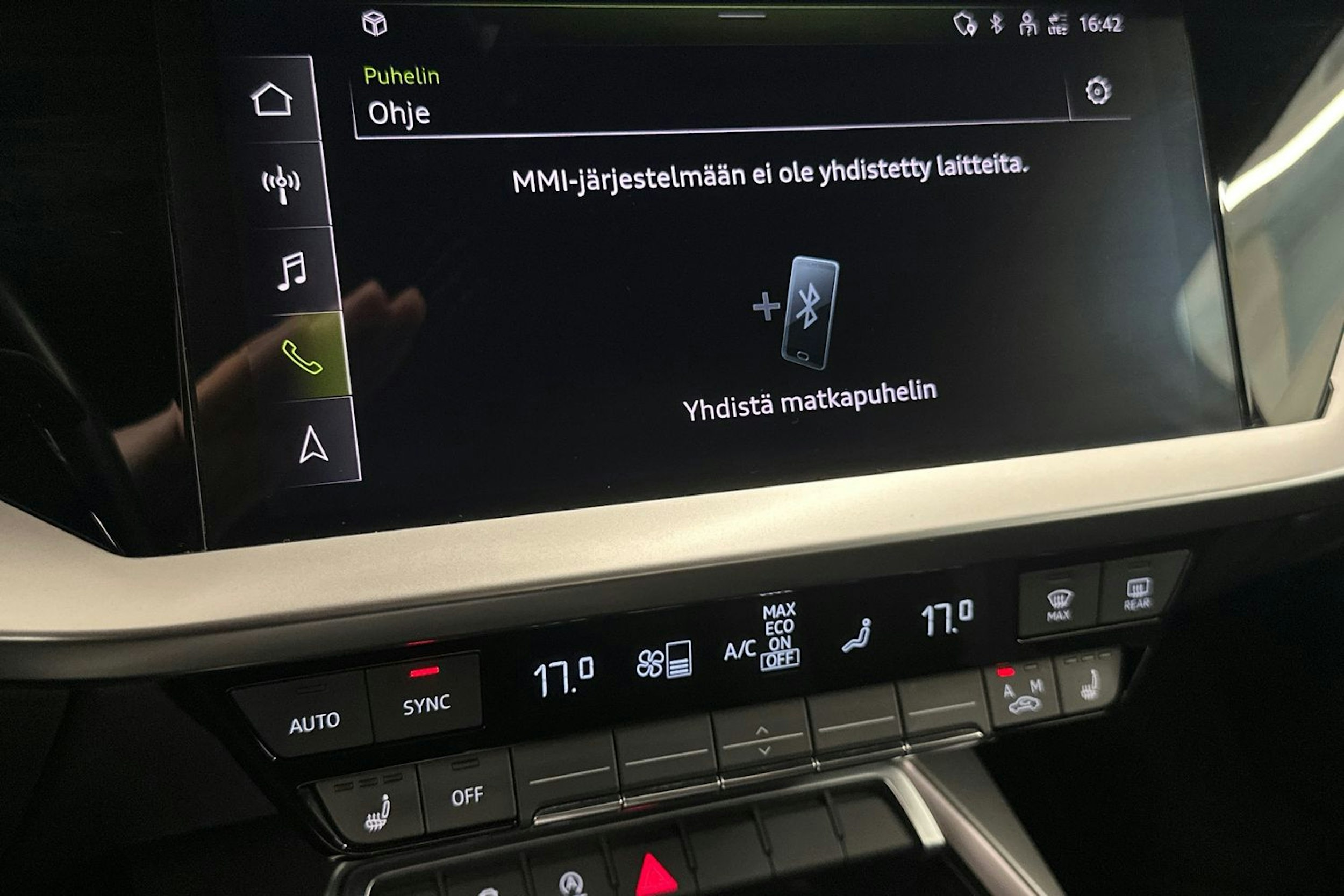 valkoinen Audi A3 2021 kuva 17.