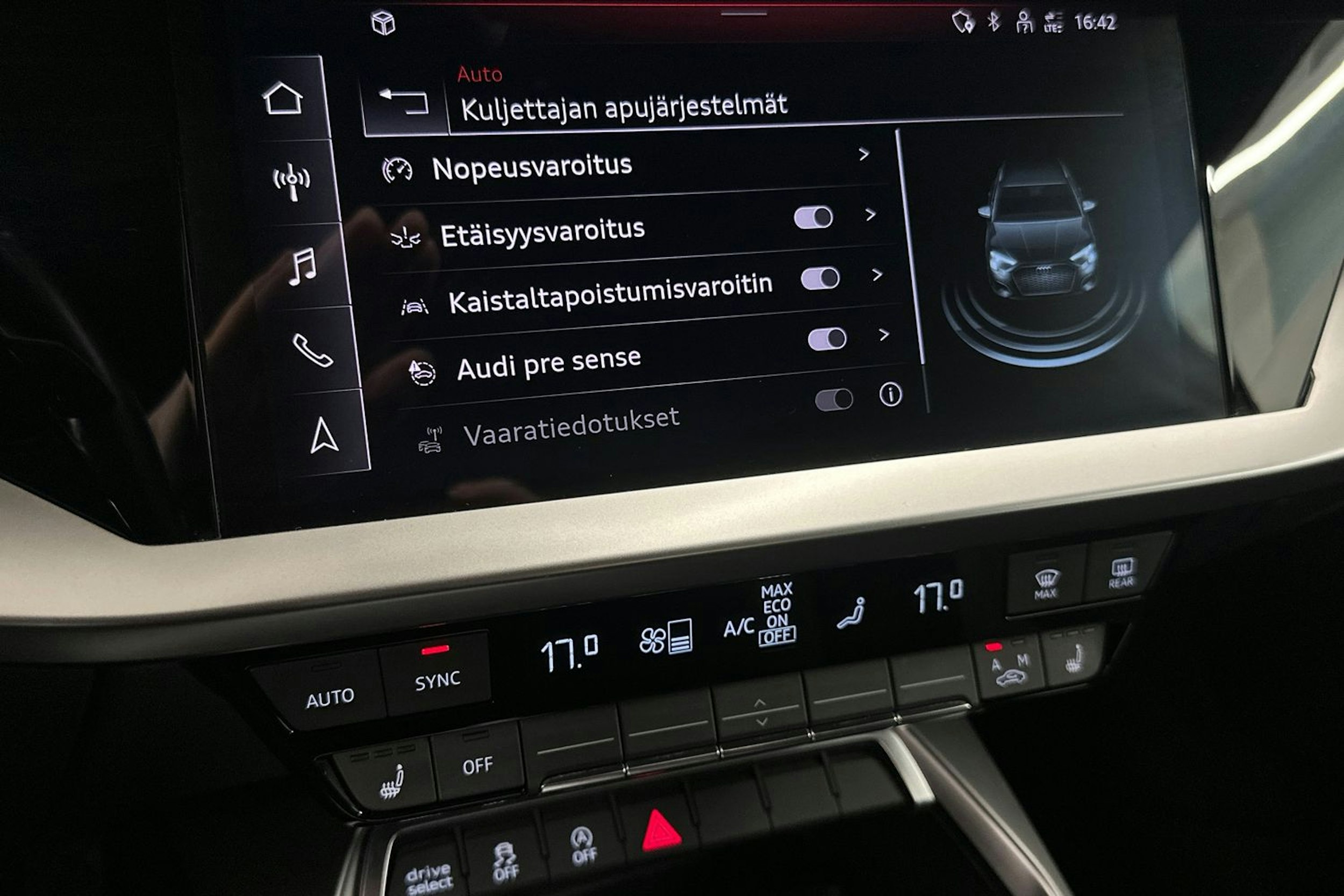 valkoinen Audi A3 2021 kuva 18.