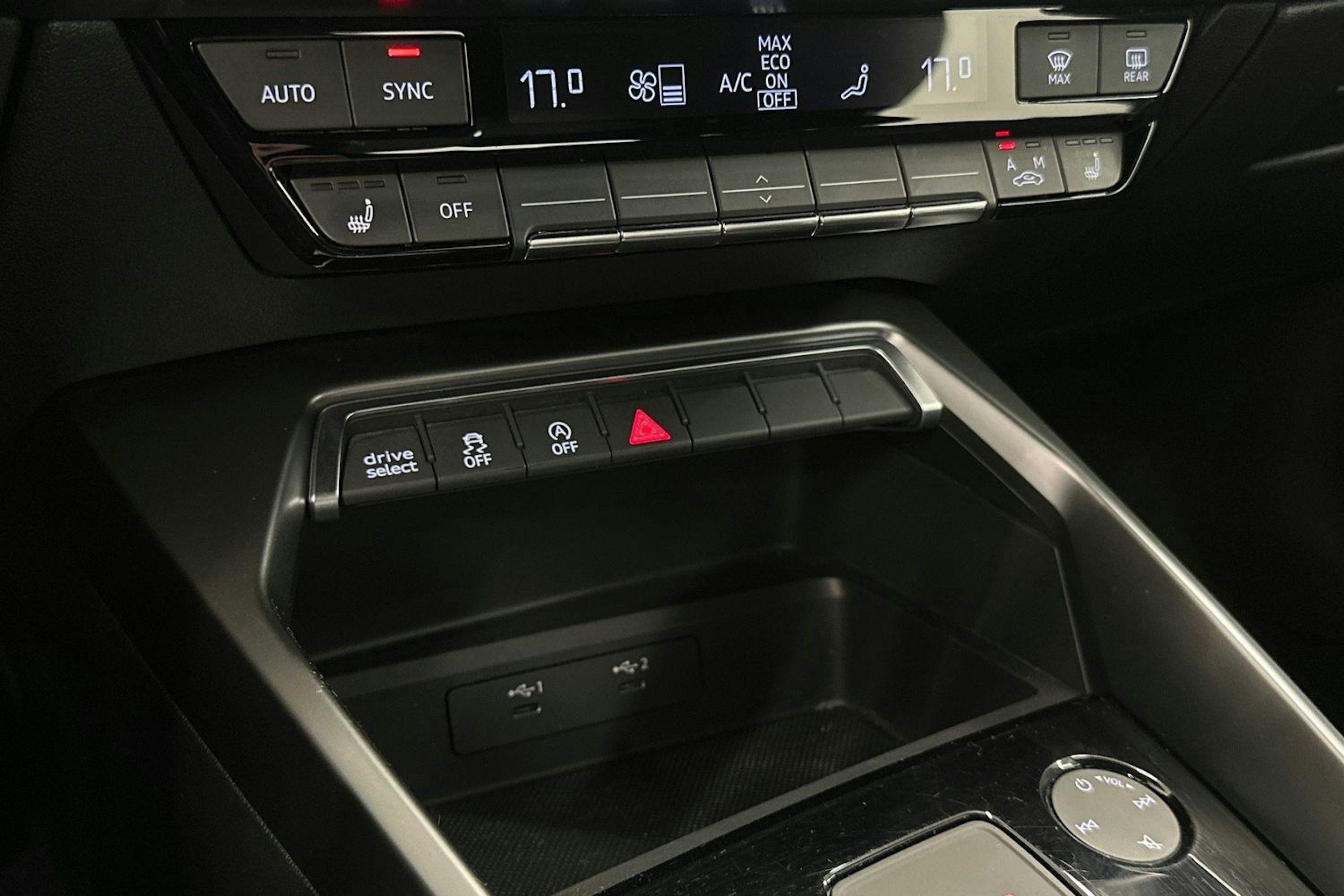 valkoinen Audi A3 2021 kuva 20.