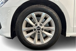 valkoinen Audi A3 2021 kuva 24.