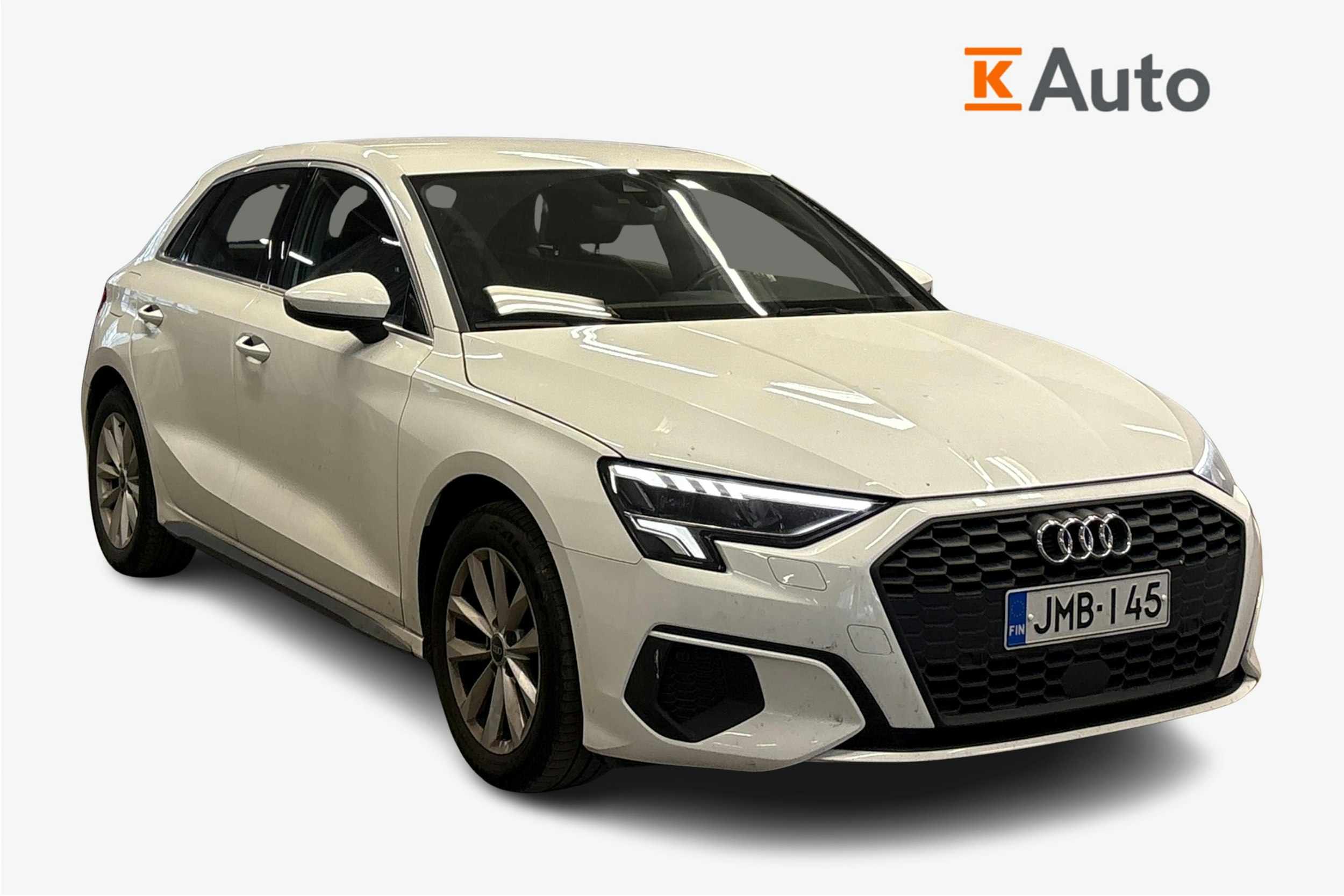 valkoinen Audi A3 2021 kuva 1.